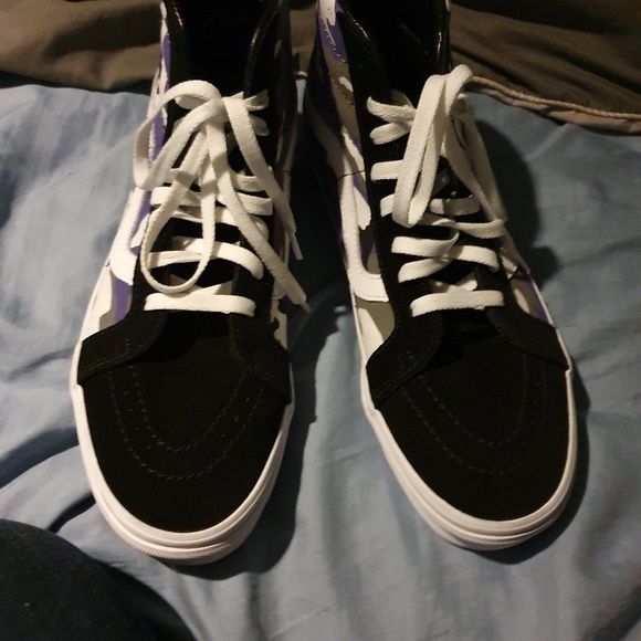 2 pairs of vans - Picture 1 of 6